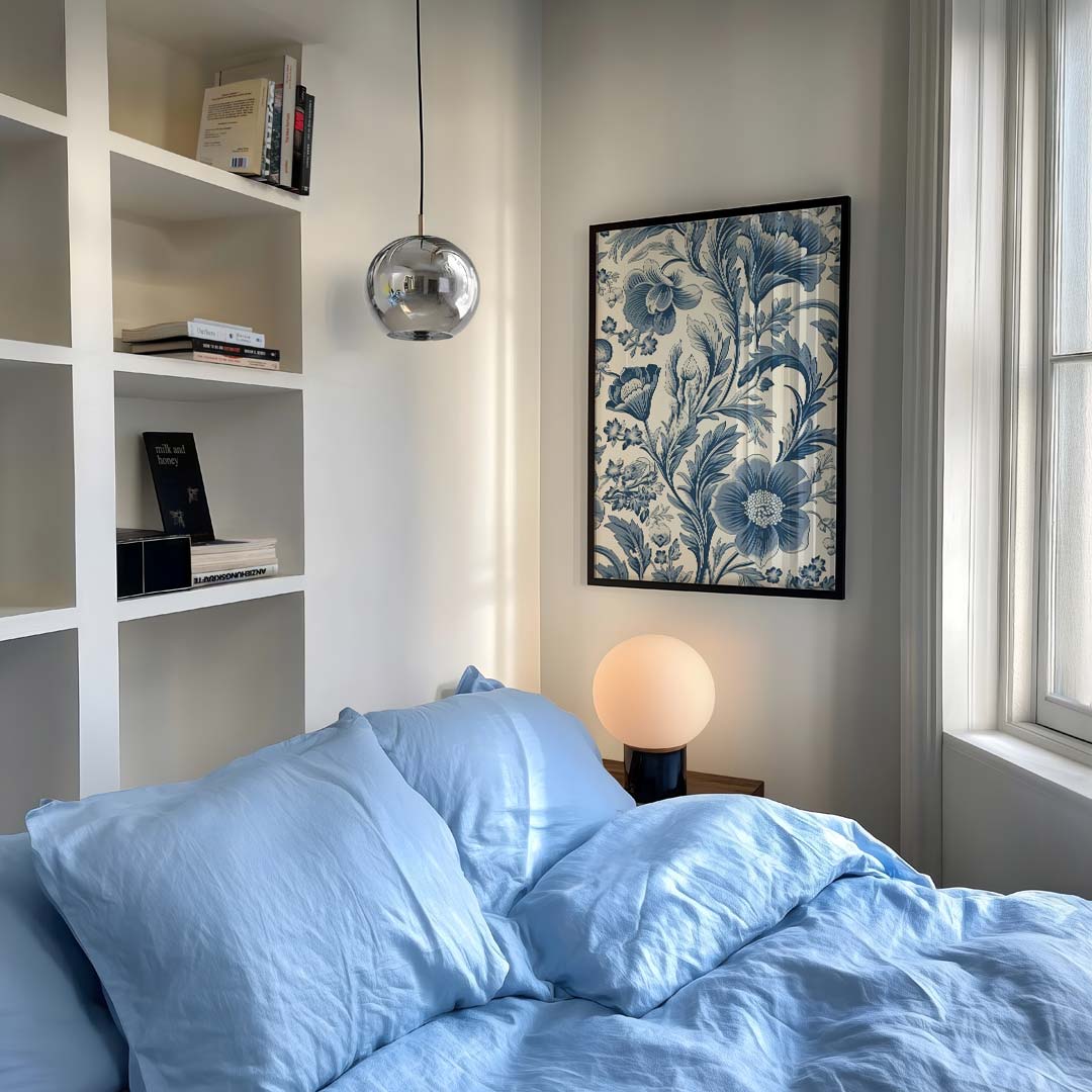Bloemrijke Elegantie in Blauw Poster-WallArtistic