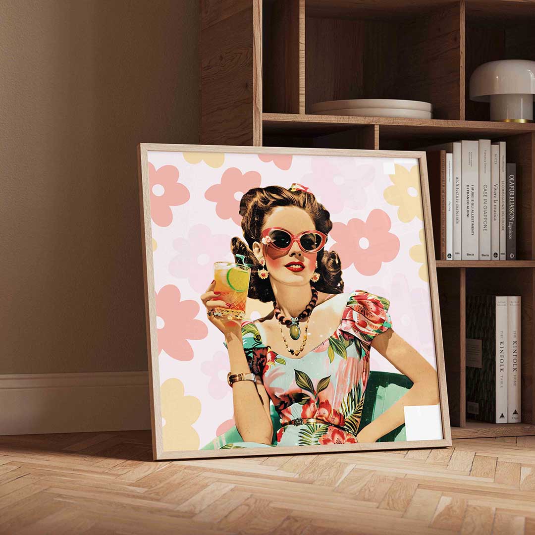 Vrouw met cocktail Poster