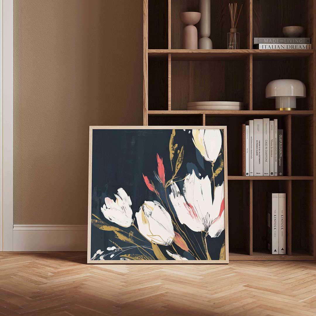 Witte bloemen op donkere achtergrond Poster