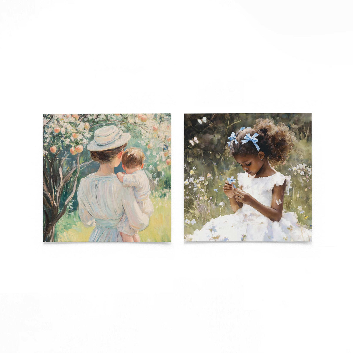 Twee vierkante posters met moeders en meisjes op een gebroken witte achtergrond