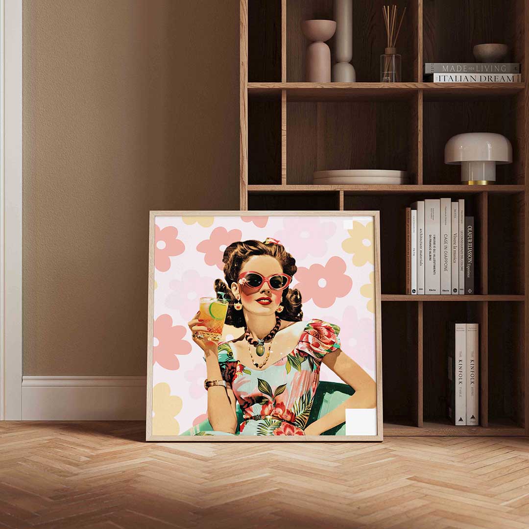 Vrouw met cocktail Poster