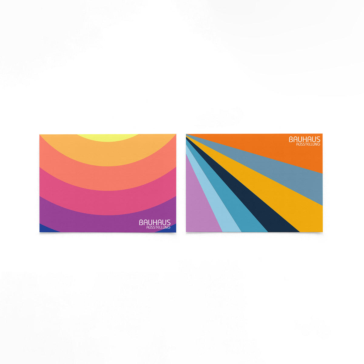 Twee landscape posters met kleurbogen en stralende banen als vrijstaande productfoto