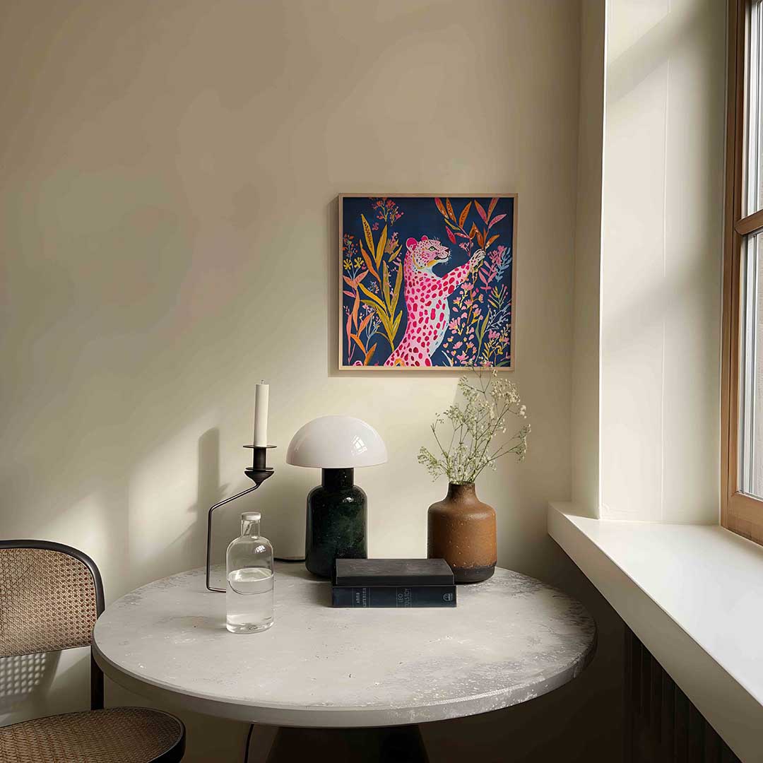 Roze luipaard met bloemen Poster