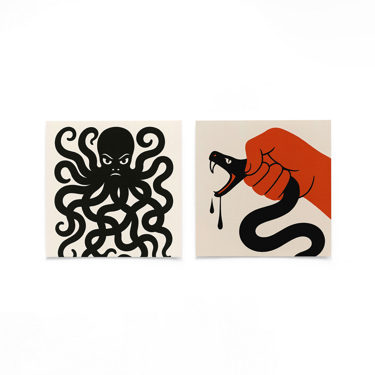 Twee vierkante posters met octopus en slang op een gebroken witte achtergrond