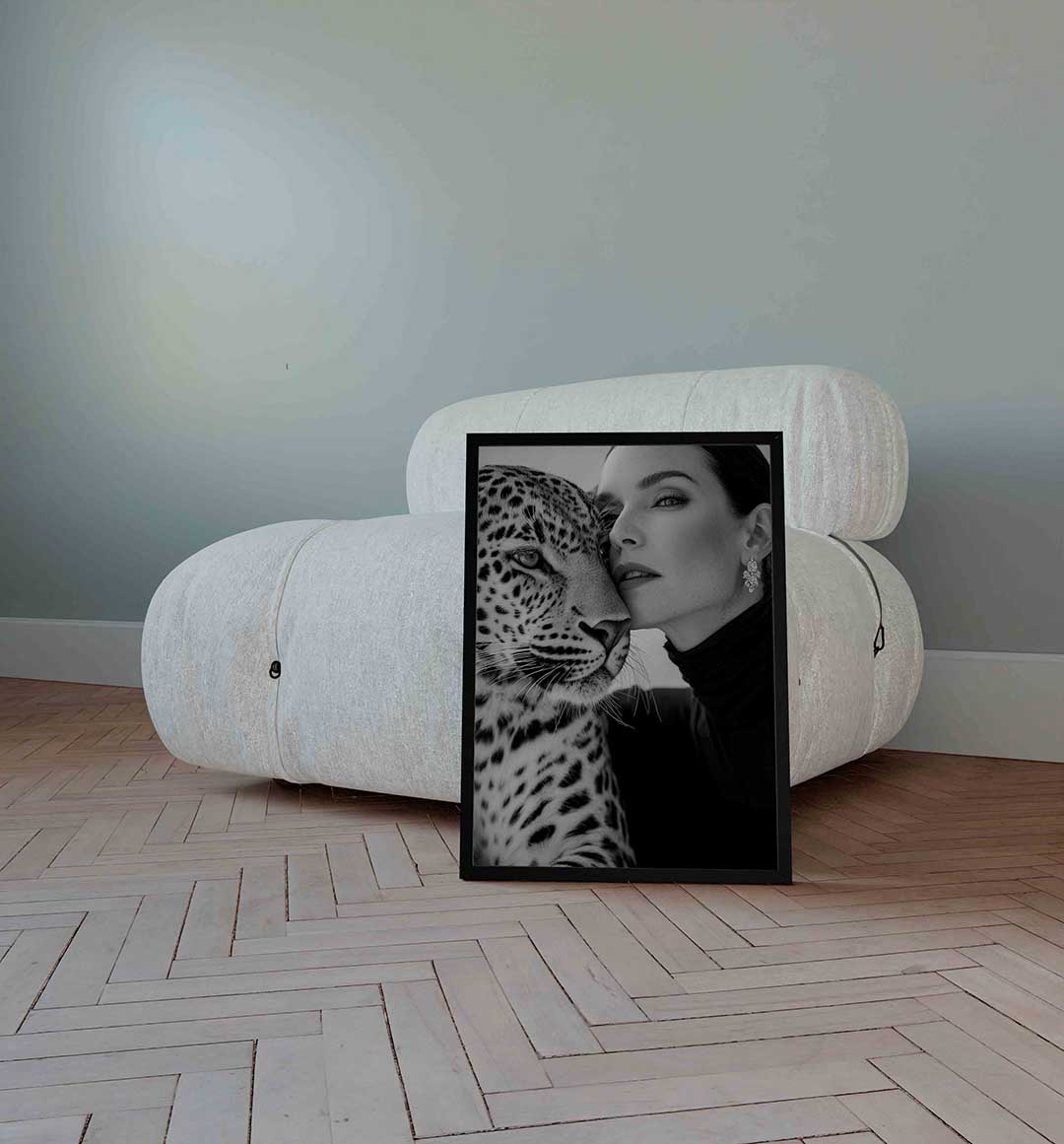 Vrouw en luipaard Poster