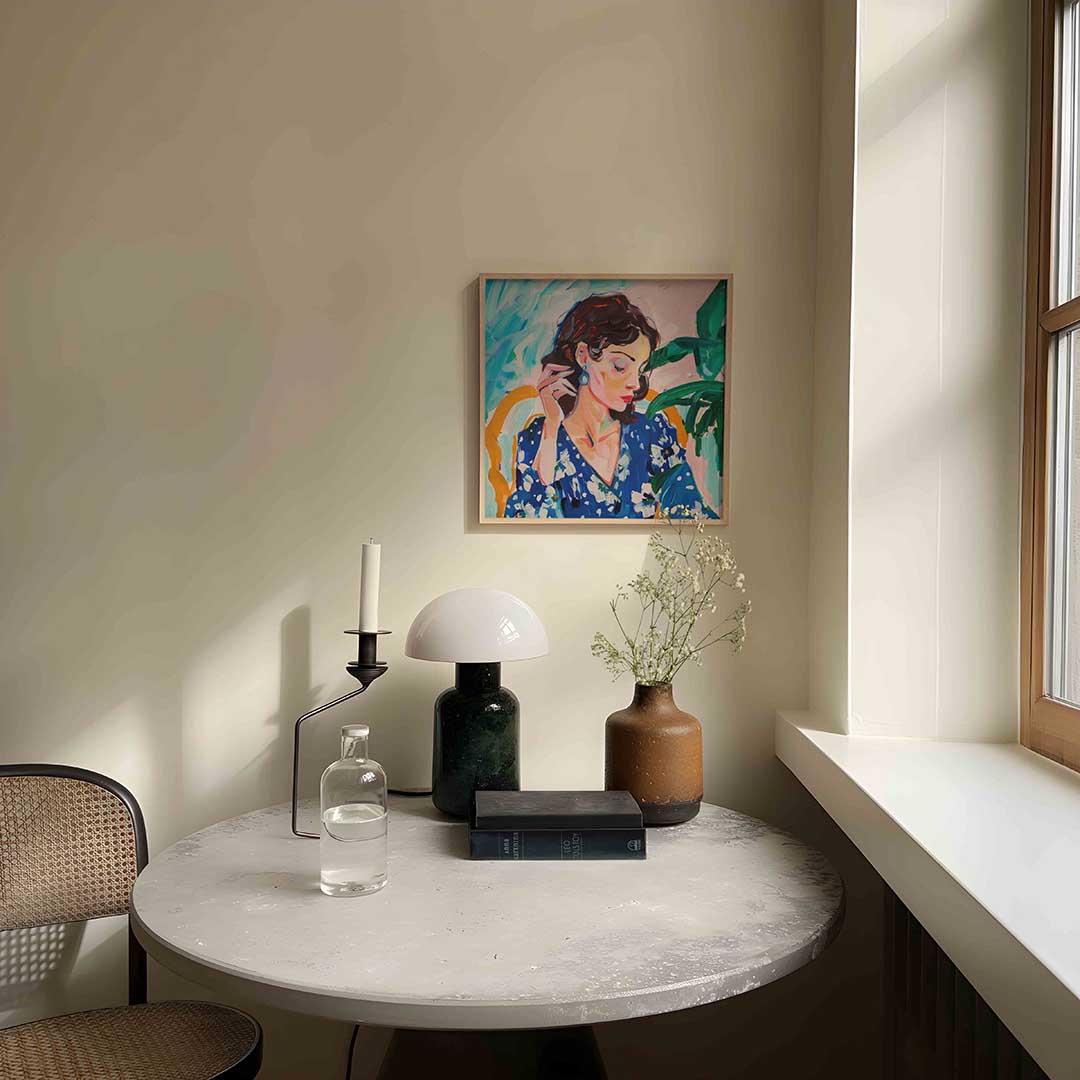 Vrouw met blauwe jurk Poster