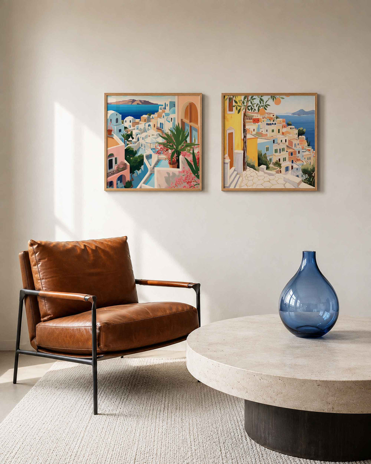Interieurpresentatie van een tweedelige vierkante posterset met griekse kustdorpen