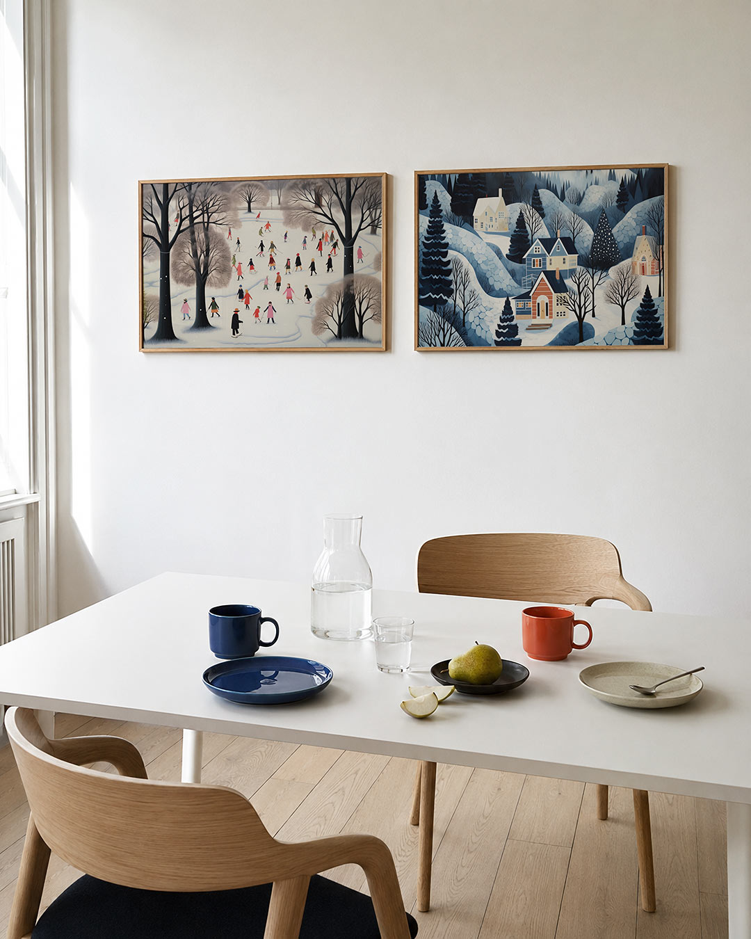 Tweedelige posterset met in deze posterset zie je een serene winterse scène met mensen, getoond in een interieur