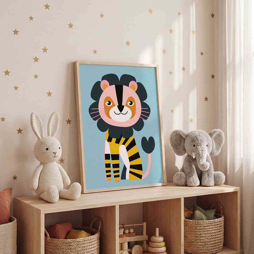 Leeuw op blauwe achtergrond Poster
