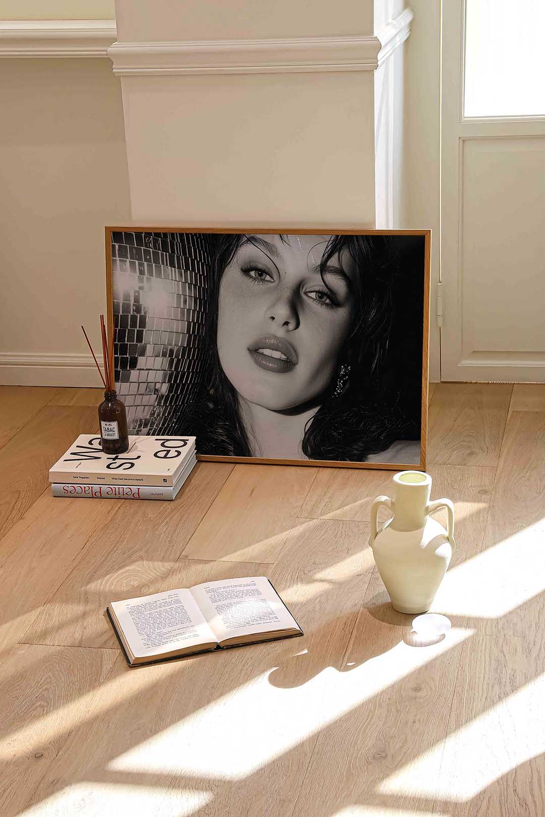 Portret met discobal Poster