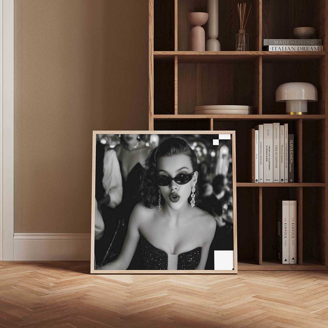 Vrouw met zonnebril Poster