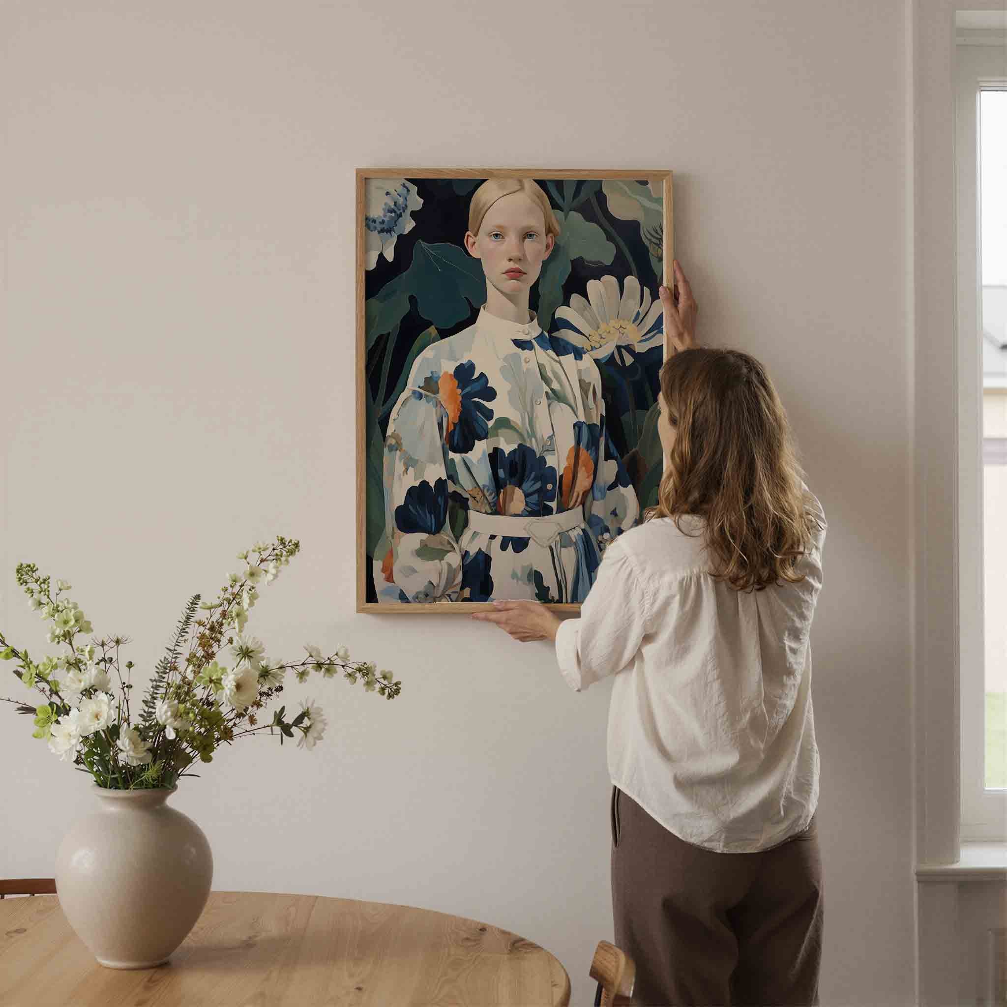 Vrouw met bloemenjurk Poster