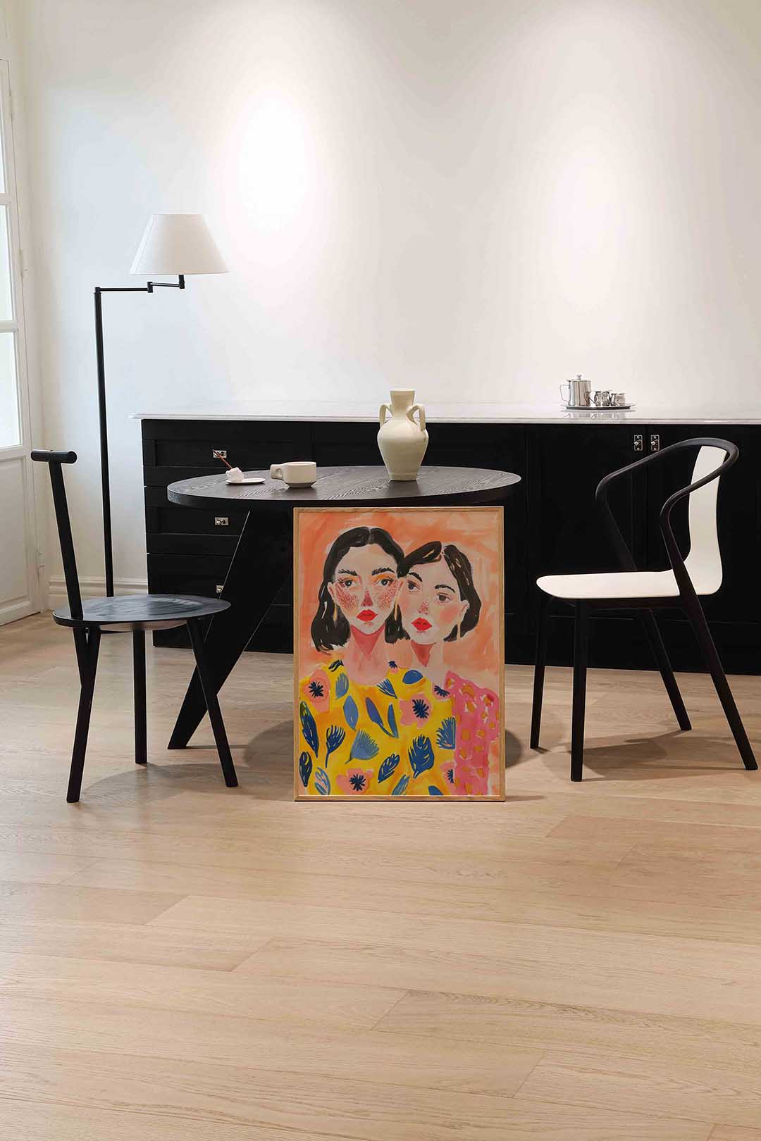 Twee vrouwen met kleurrijke kleding Poster