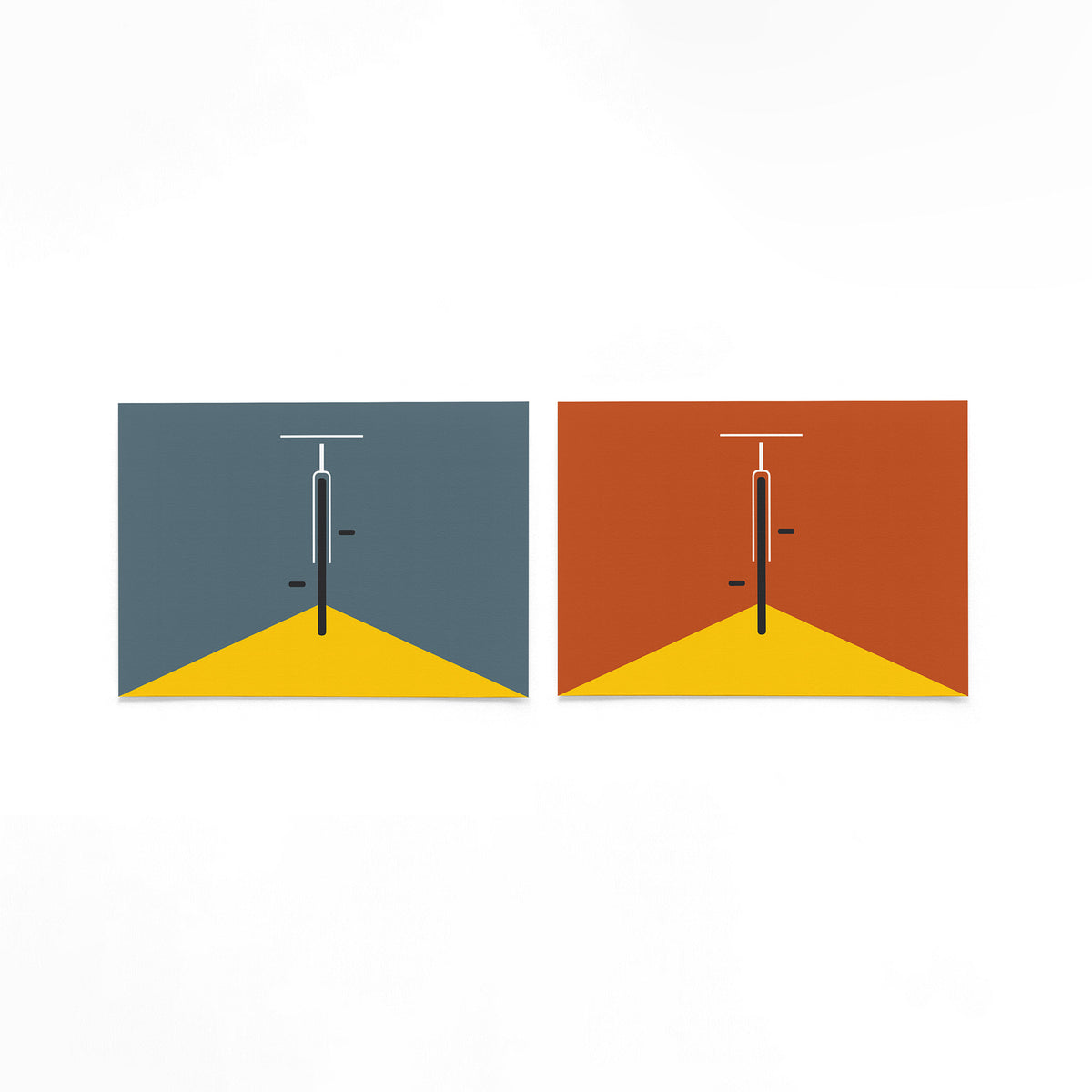Twee landscape posters met grafische deur in twee kleuren als vrijstaande productfoto