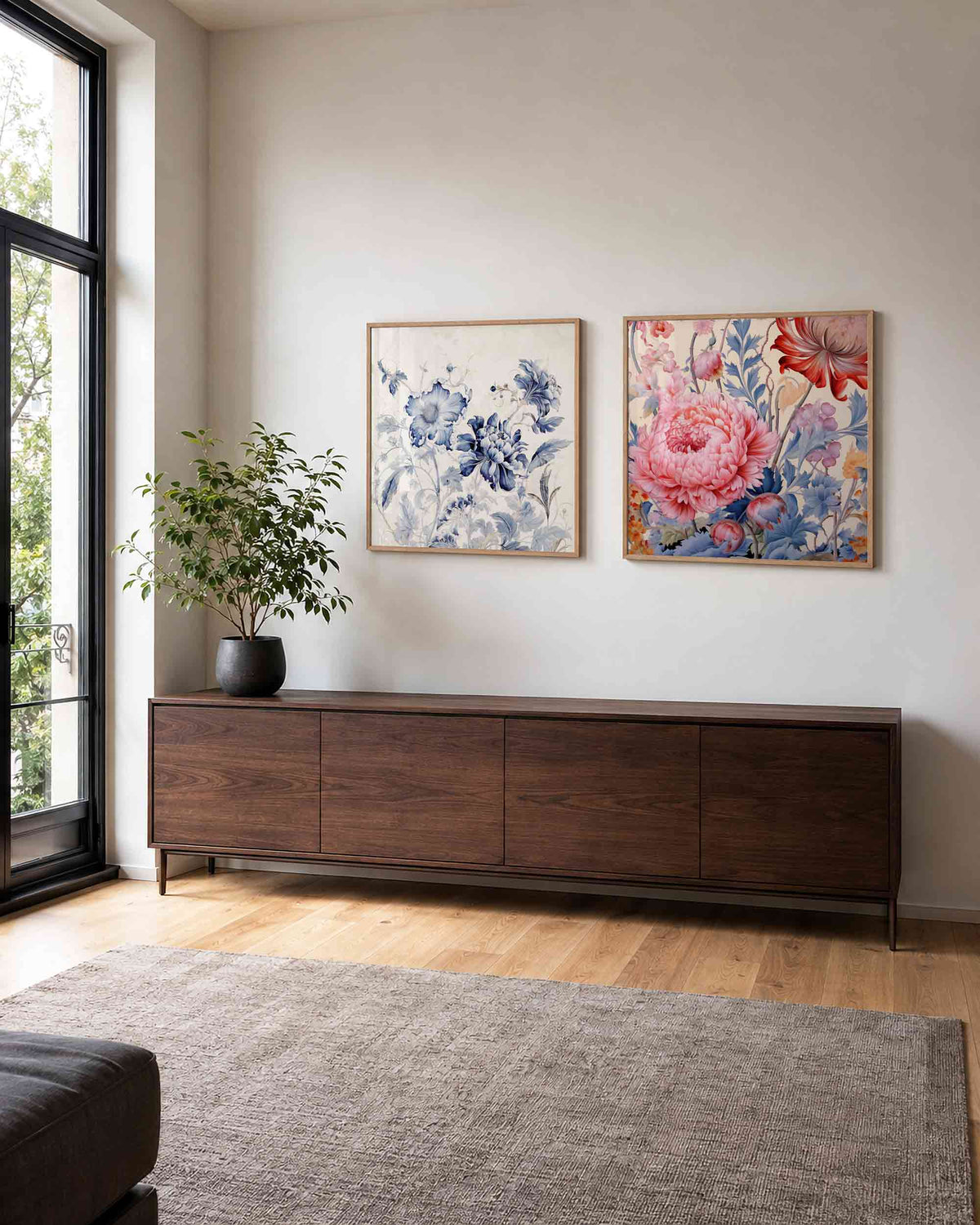 Interieurpresentatie van een tweedelige vierkante posterset met bloemen en bladeren