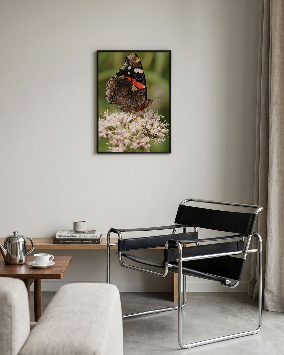 Vlinder op bloem Poster