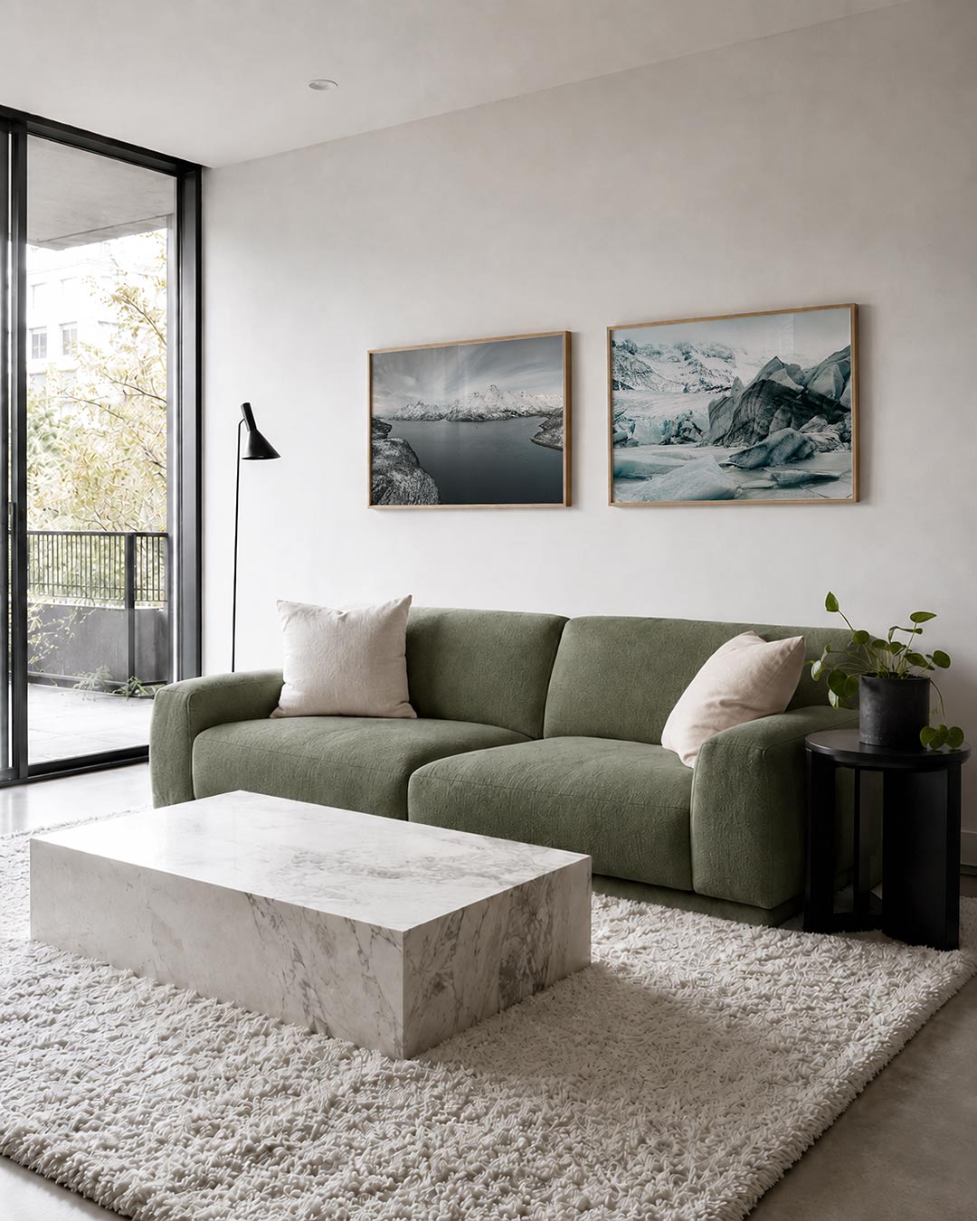 Interieur met liggend fotografisch tweeluik stilte van sneeuw en ijs – Gerald Emming