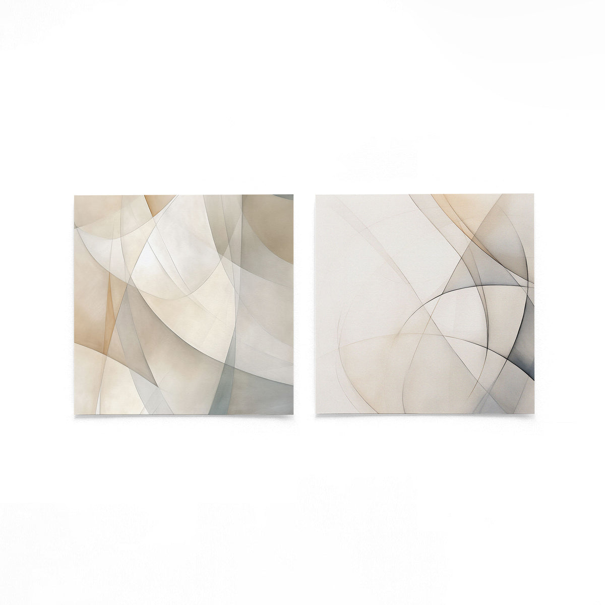 Twee vierkante posters met geometrische lijnen op een gebroken witte achtergrond