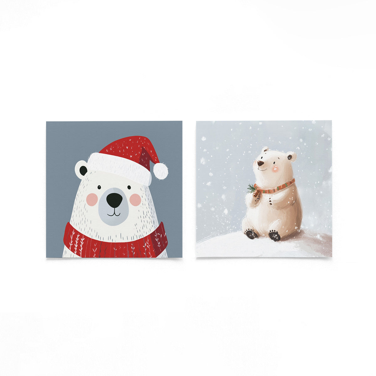 Twee vierkante posters met kerstbeer en ijsbeer op een gebroken witte achtergrond