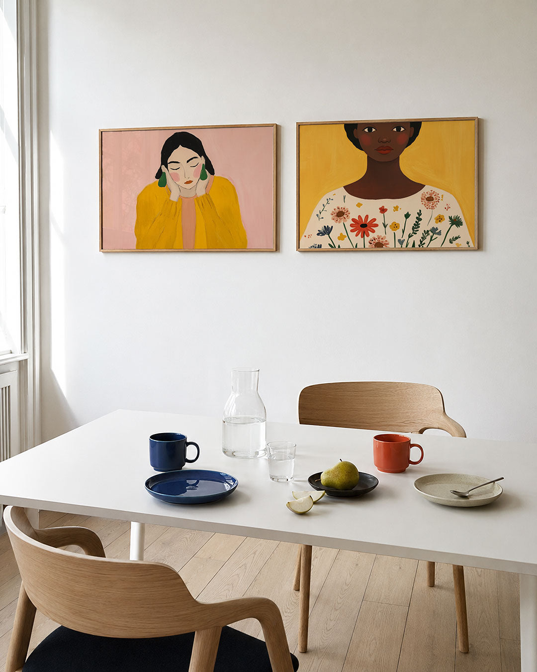 Tweedelige posterset met een vrouw met gesloten ogen, getoond in een interieur