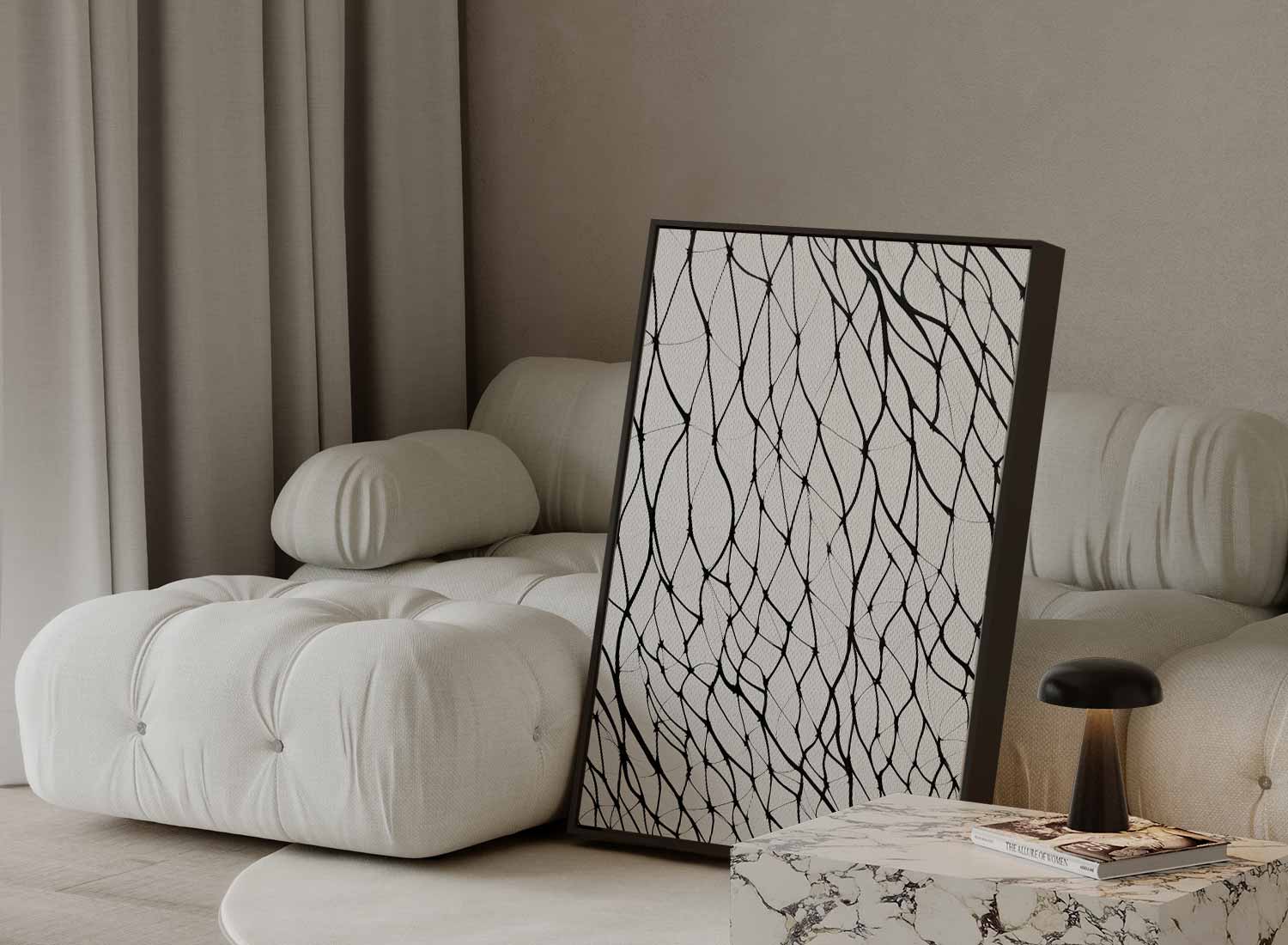 Linienmuster in Schwarz auf hellem Untergrund