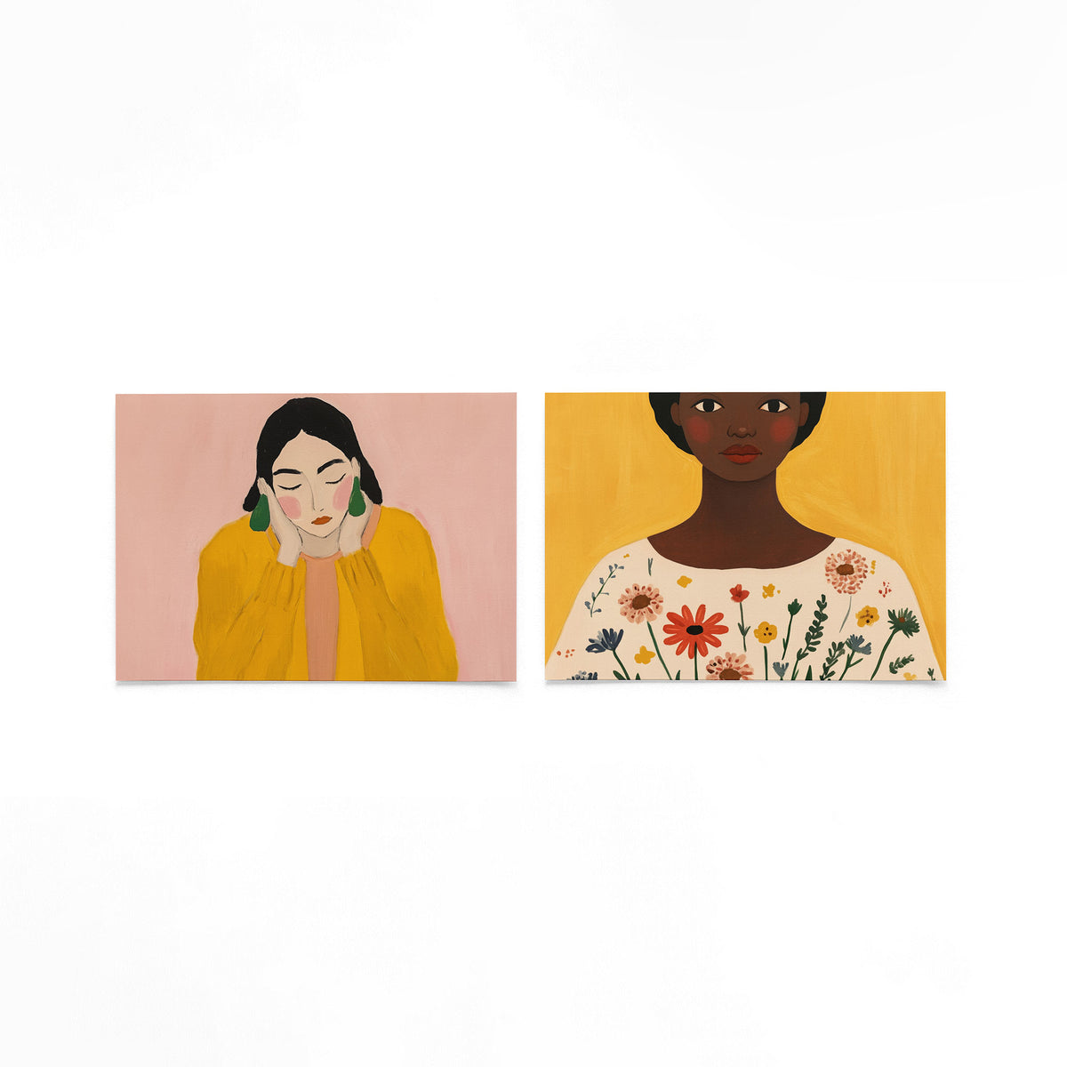Twee liggende posters met een vrouw met gesloten ogen op een gebroken witte achtergrond