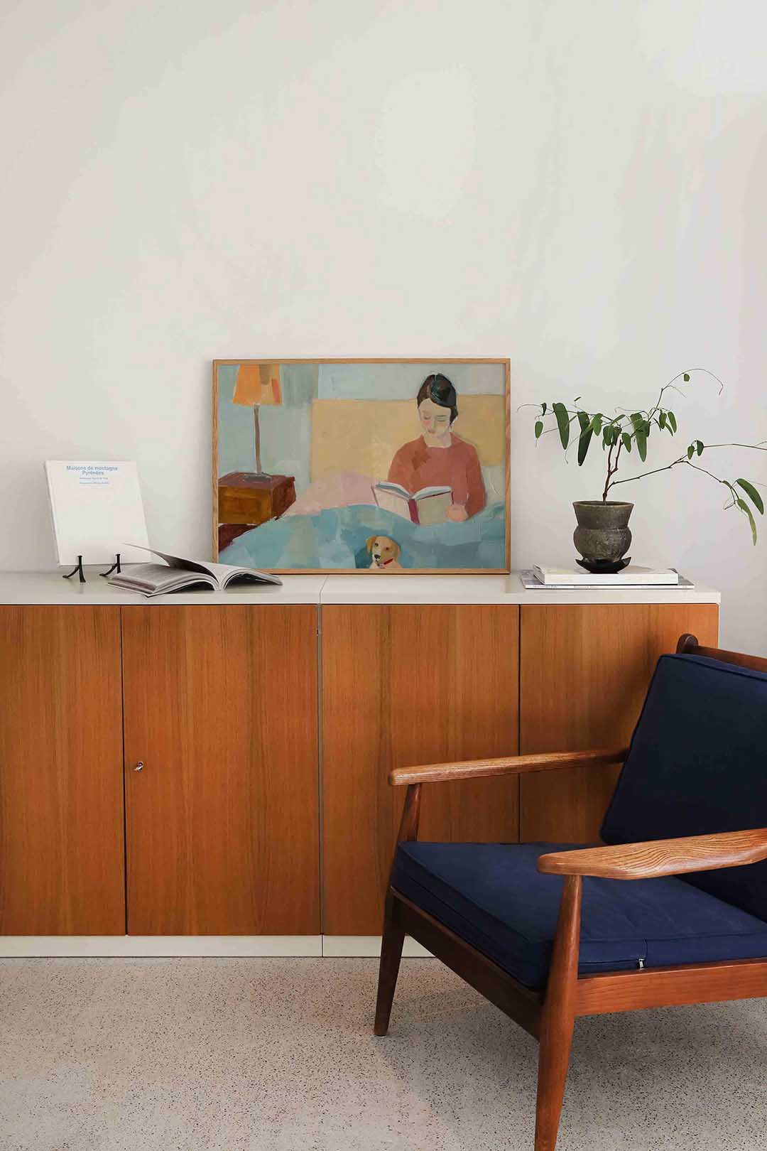 Lezende vrouw met hond Poster
