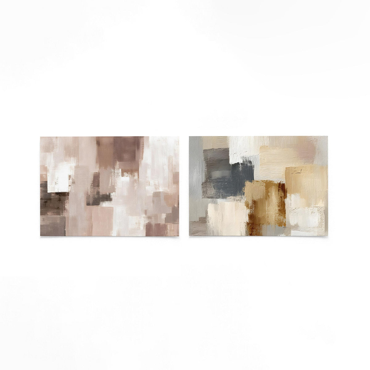 Twee liggende posters met rechthoekige kleurvlakken in warme beige en bruine tinten op een gebroken witte achtergrond