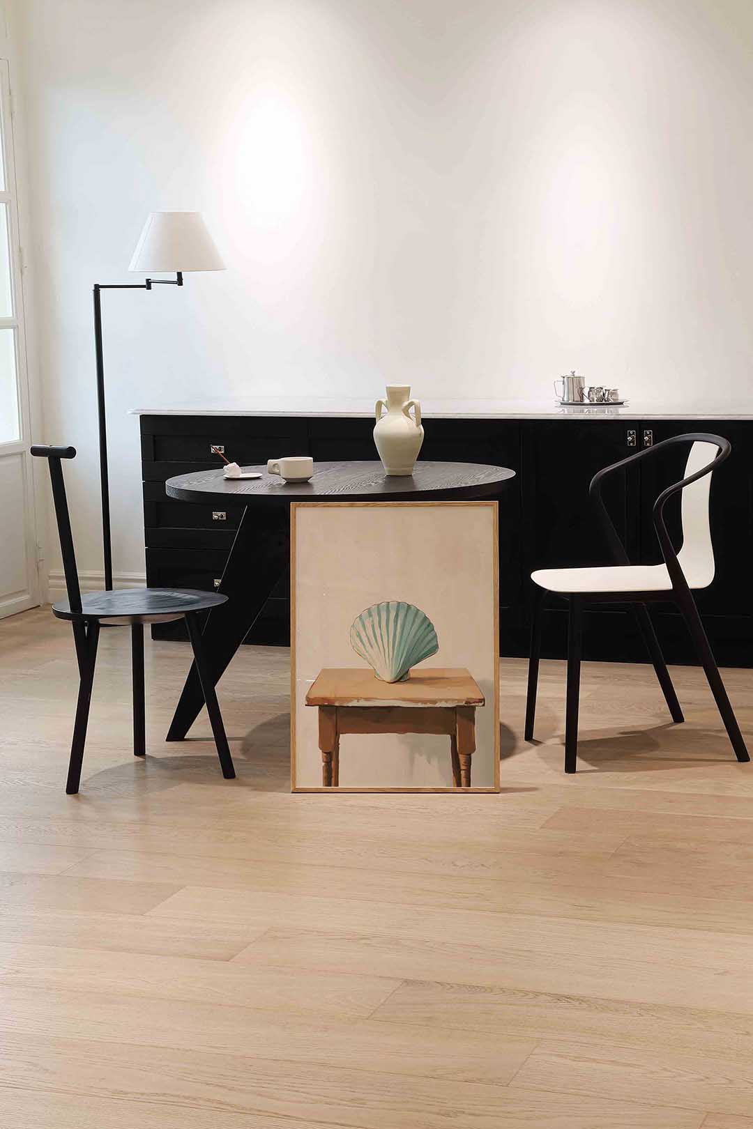 Schelp op tafel Poster