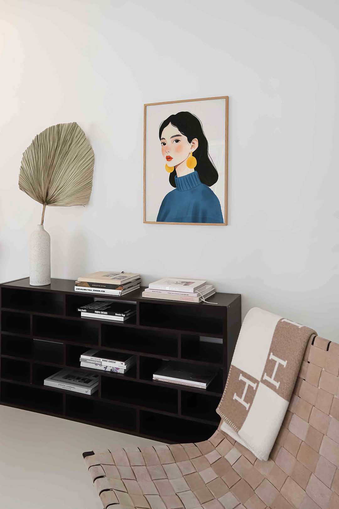 Portret met gele oorbellen Poster