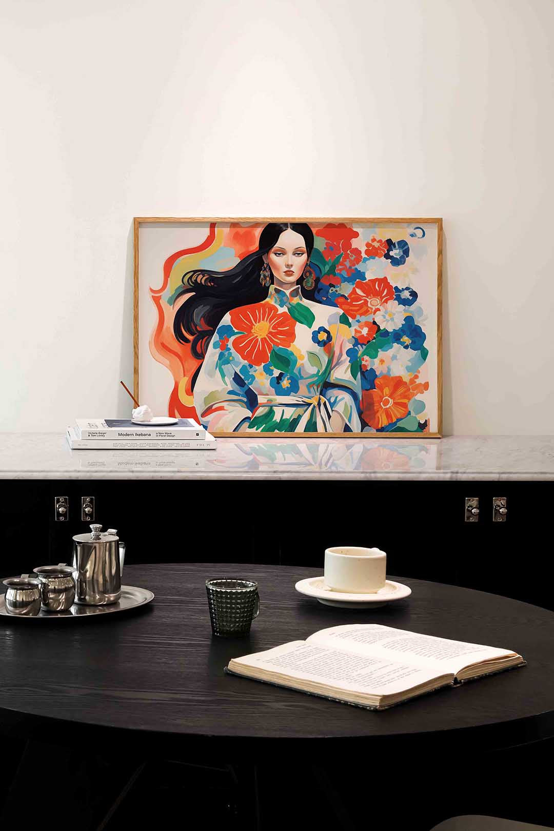Vrouw met bloemenjurk Poster