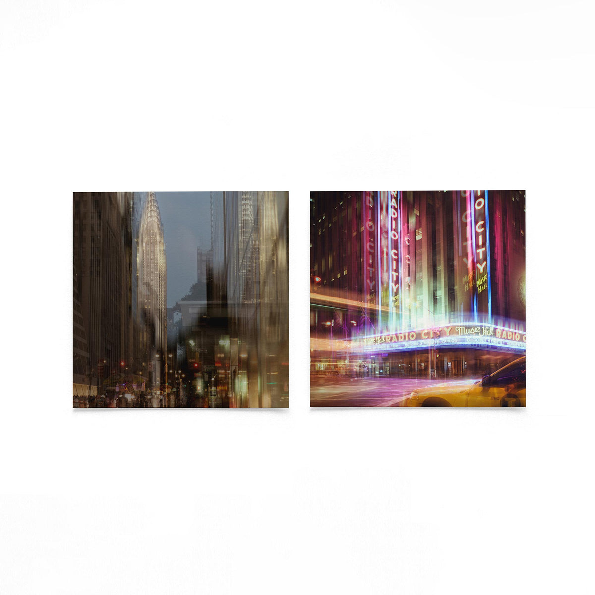Productfoto van twee vierkante posters met neon boven de stad – Gerald Emming