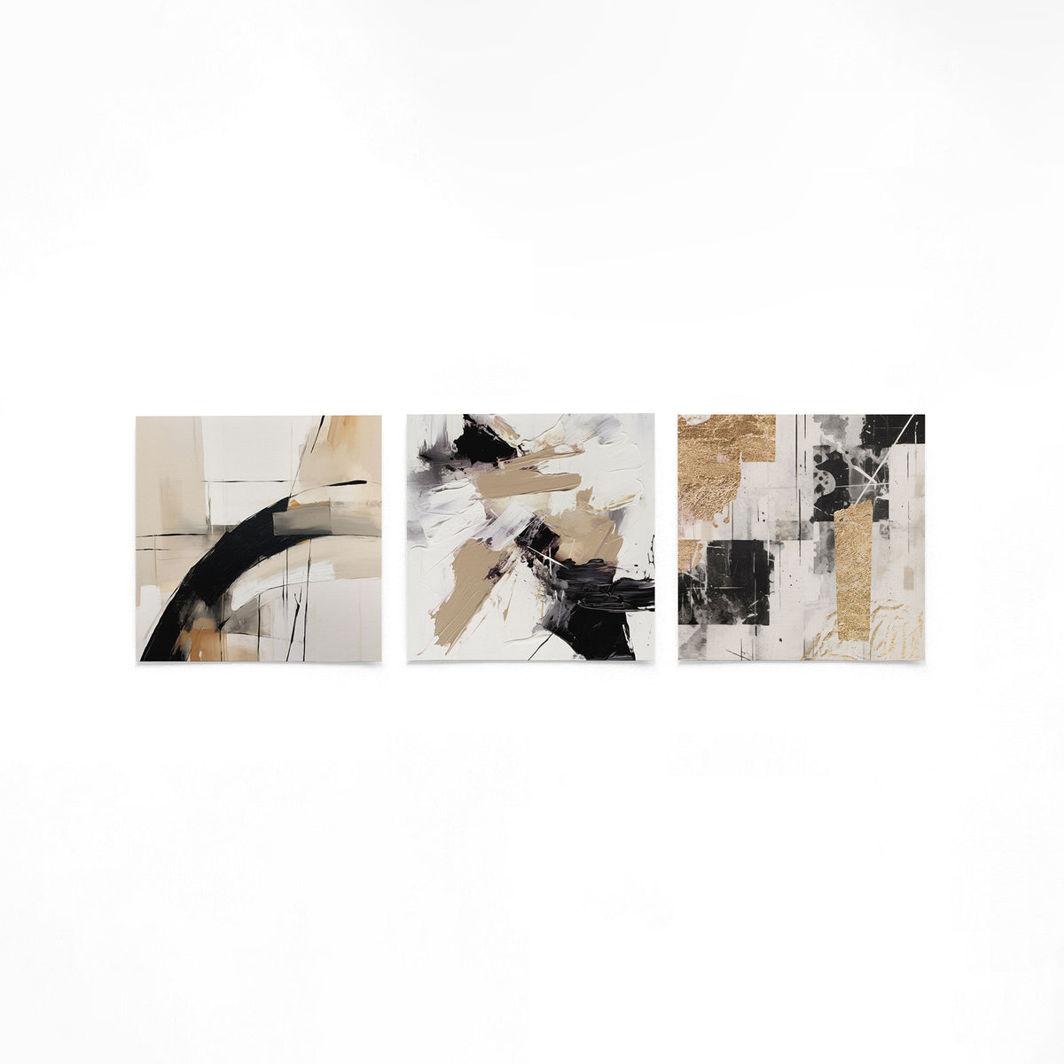 Drie vierkante posters met abstracte zwart goud op een gebroken witte achtergrond