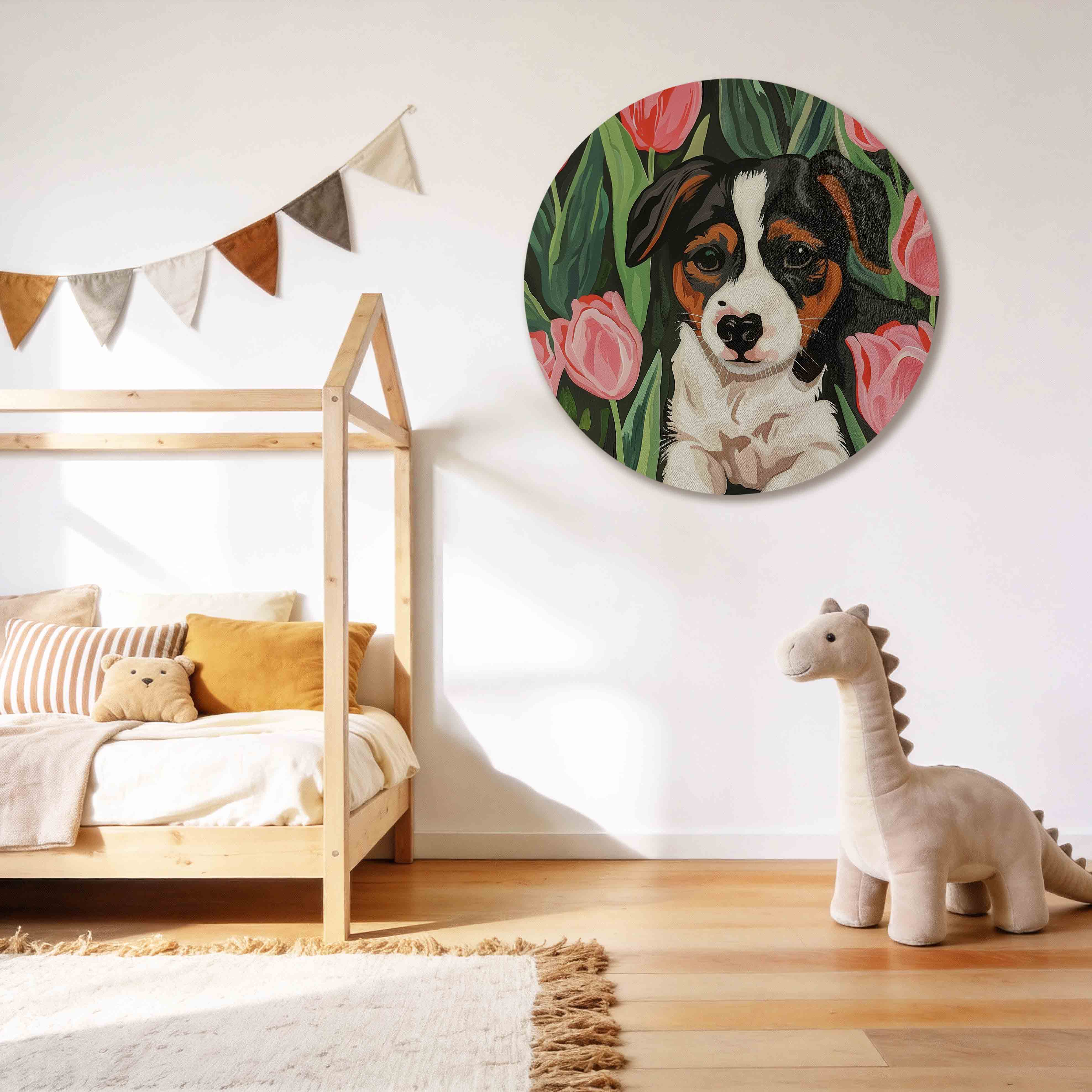 Hond tussen tulpen Muurcirkel