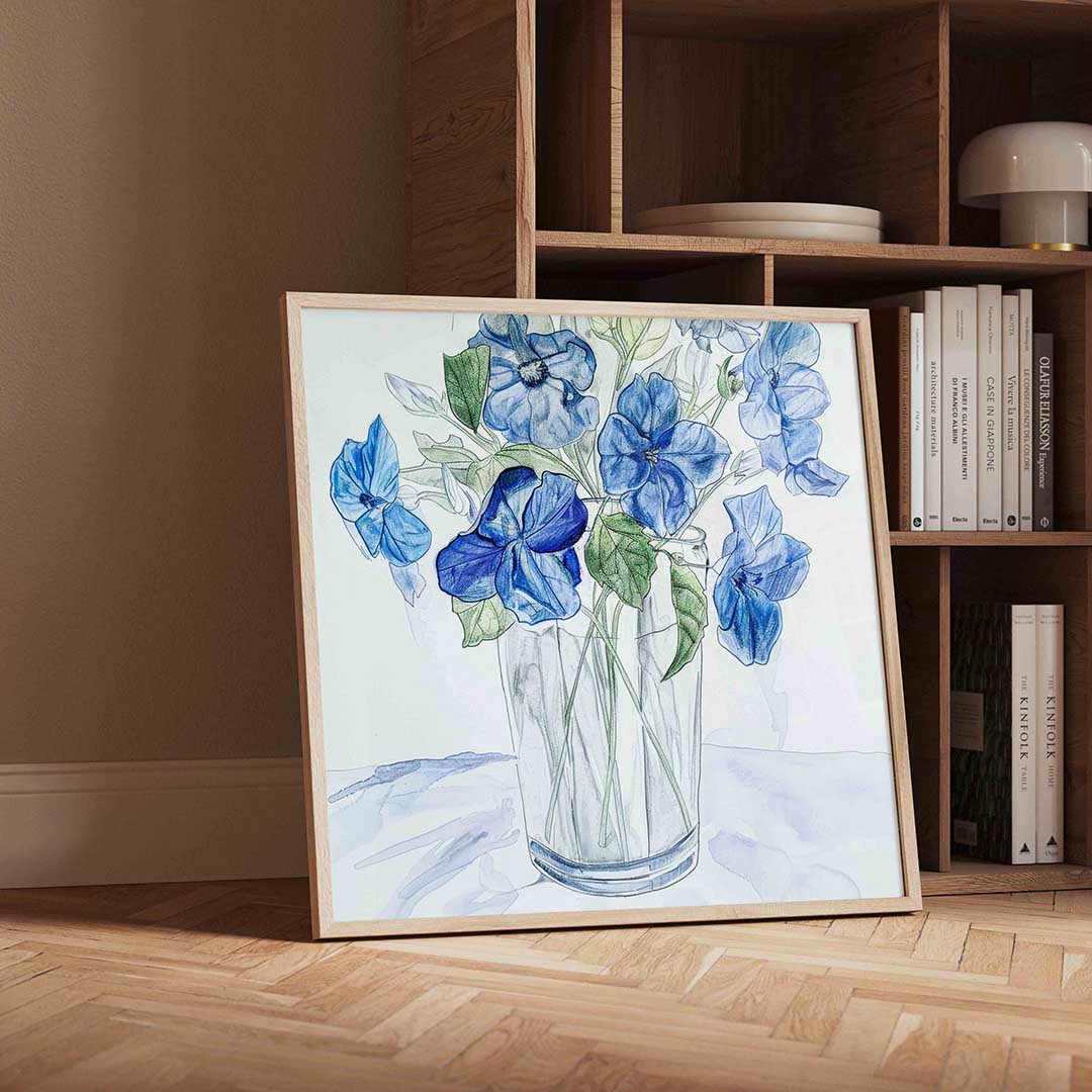 Blauwe bloemen in vaas Poster
