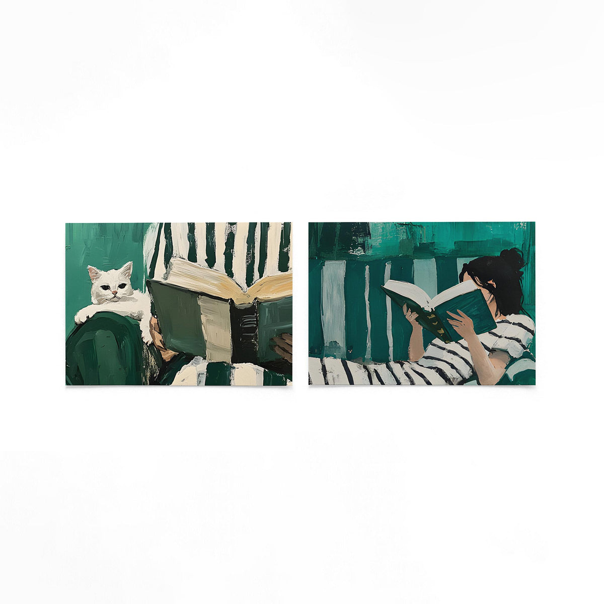 Twee liggende posters met een witte kat rust op een donkergroene achtergrond naast een open op een gebroken witte achtergrond