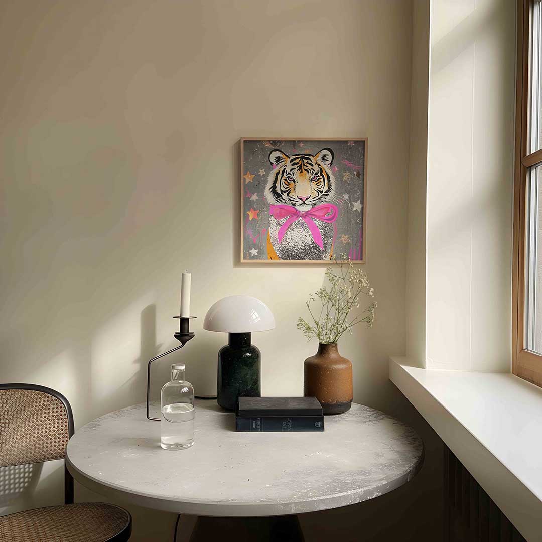 Tijger met roze strik Poster