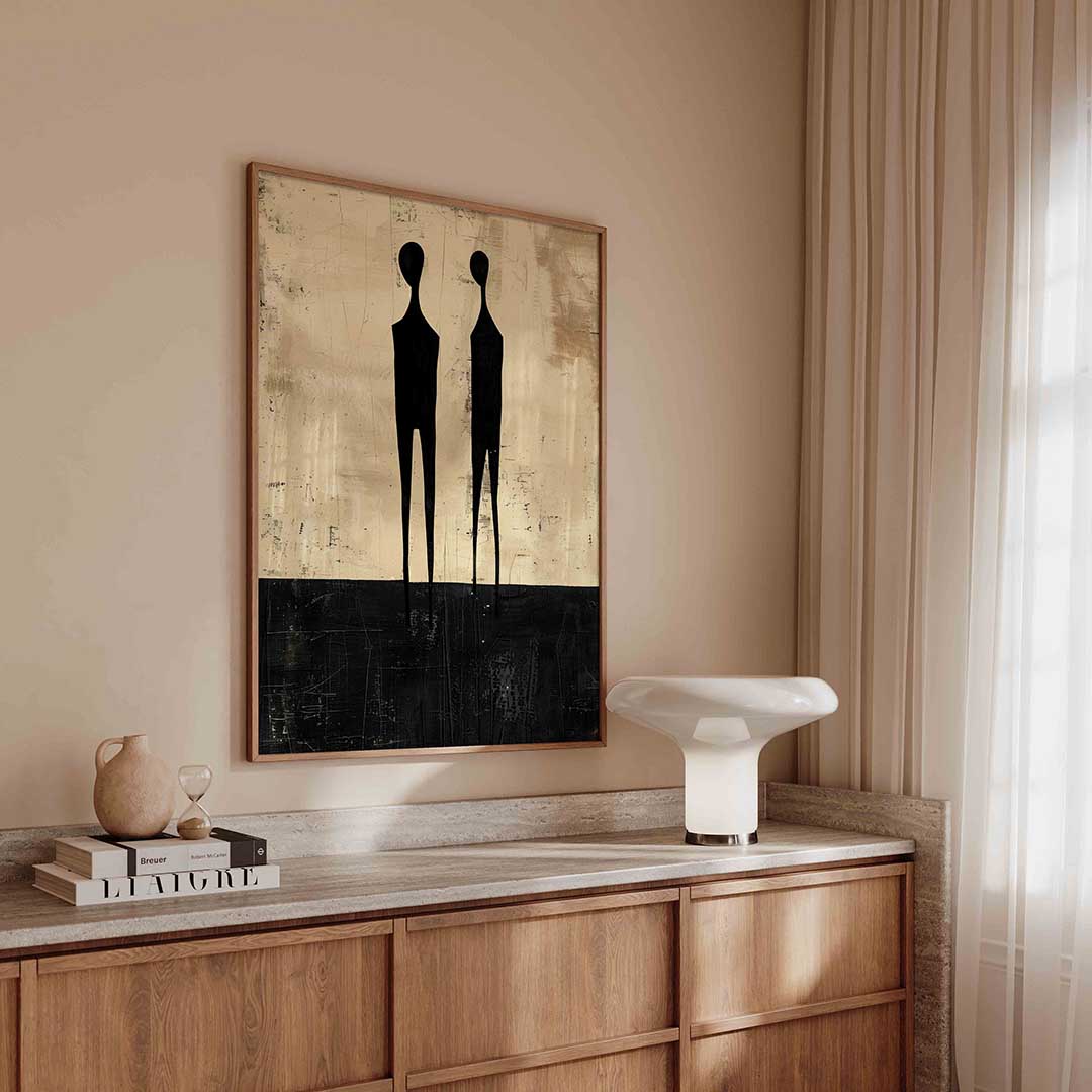 Twee figuren op beige achtergrond Poster