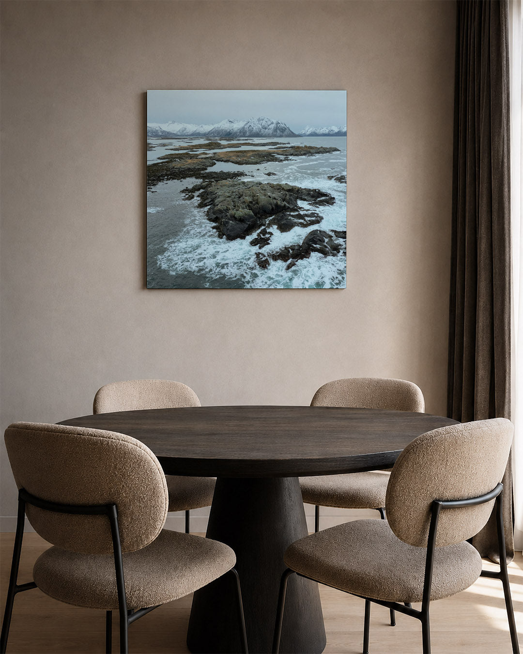 Rotsachtige kustlijn Kunstwerk