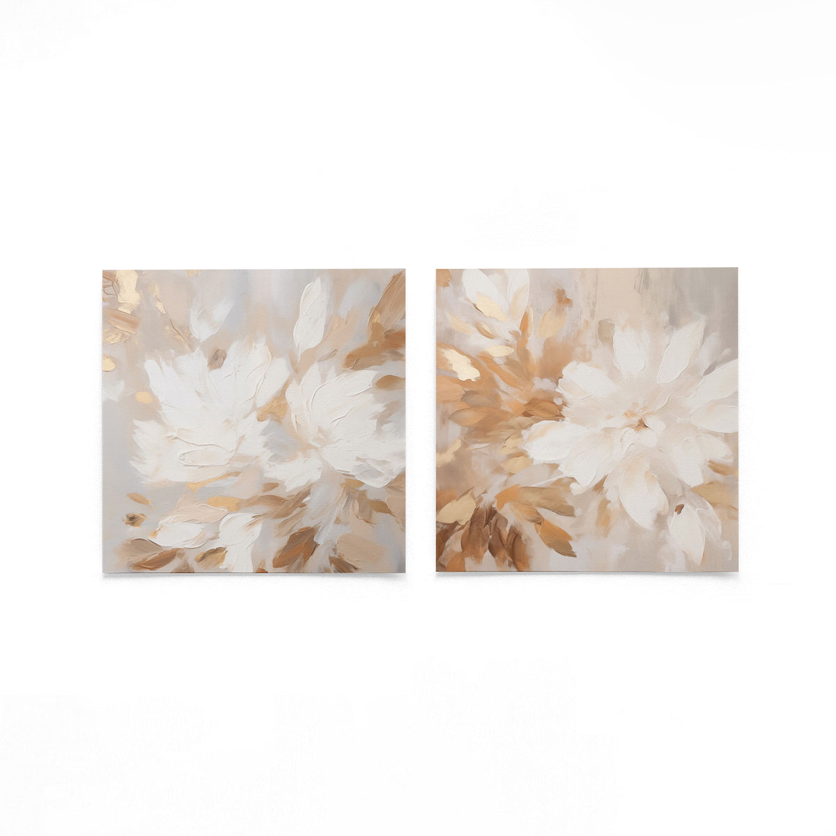 Twee vierkante posters met witte bloesems op een gebroken witte achtergrond