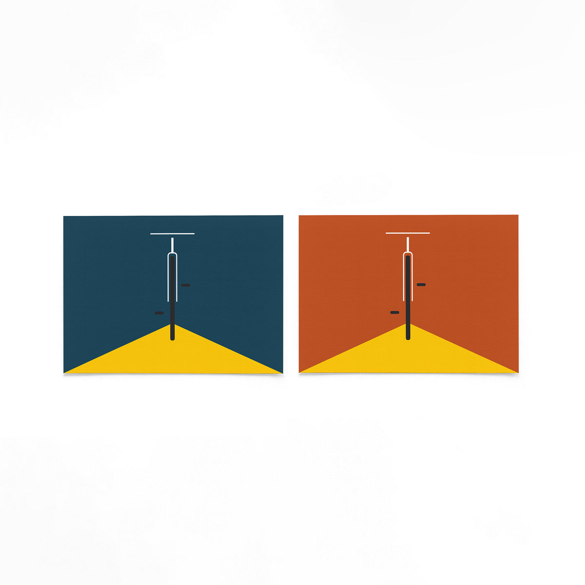 Twee landscape posters met grafische deur in twee kleuren als vrijstaande productfoto