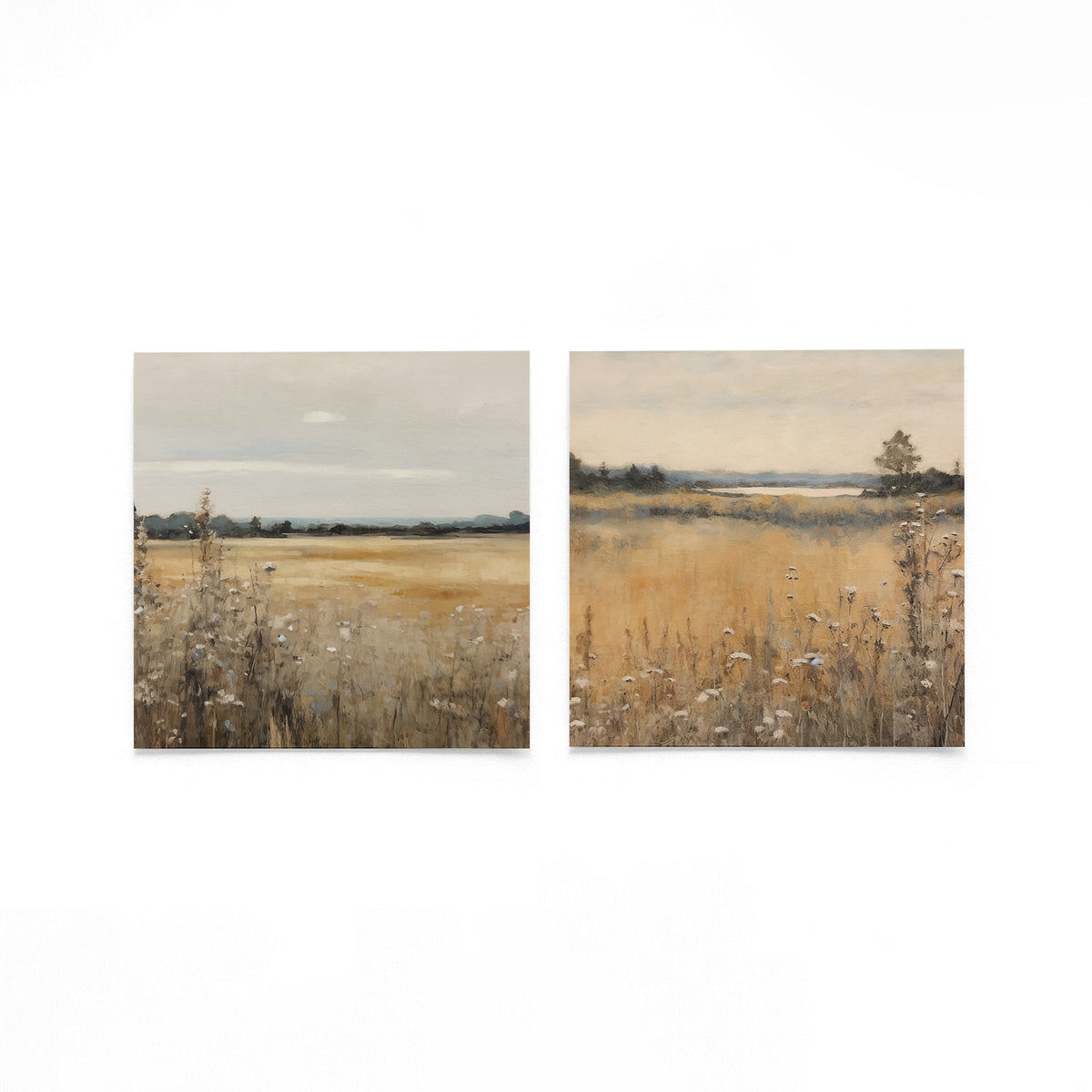 Twee vierkante posters met gouden weidelandschap op een gebroken witte achtergrond