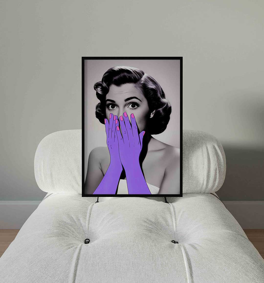 Vrouw met paarse handen Poster
