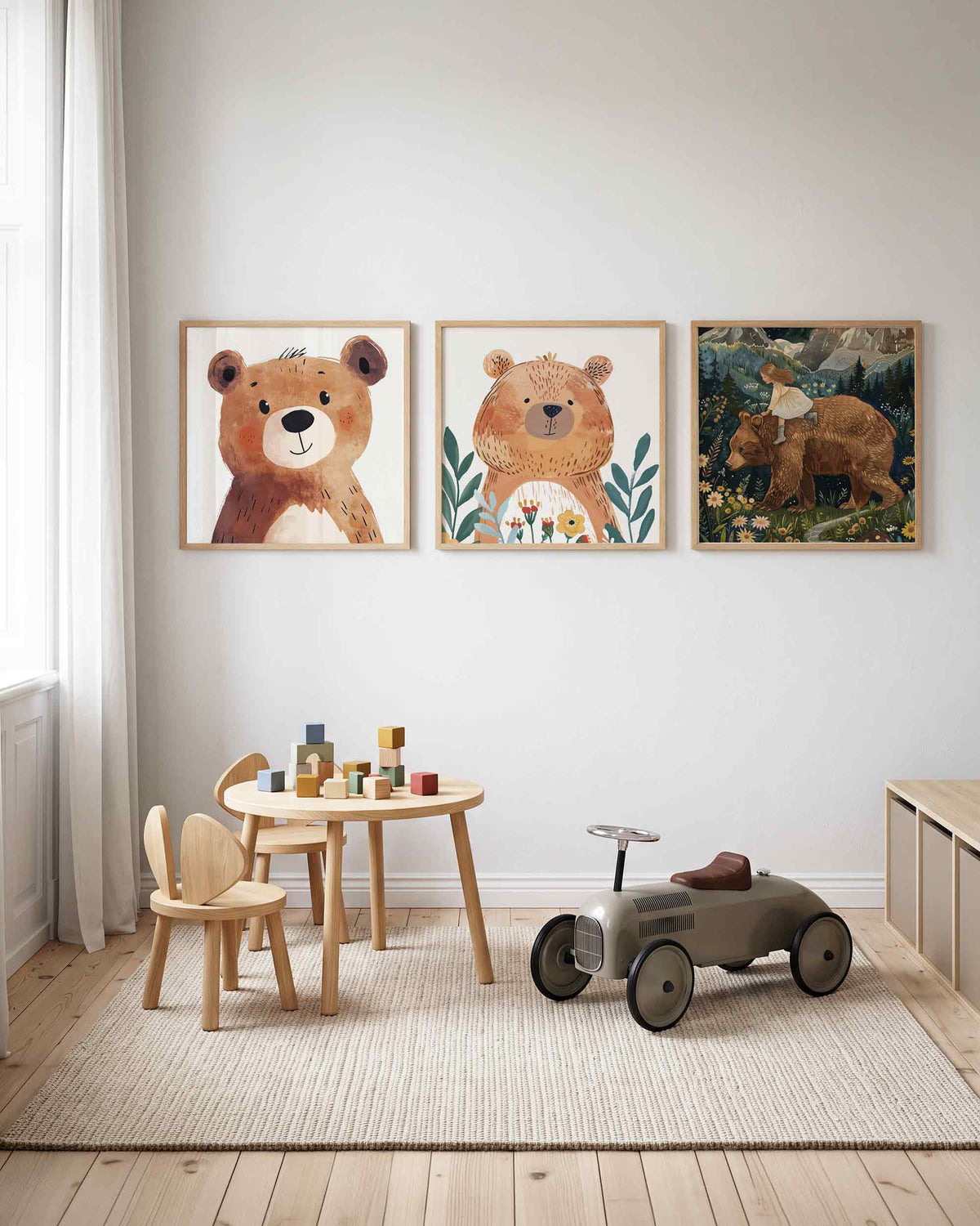 Interieurpresentatie van een driedelige vierkante posterset met beren en meisje