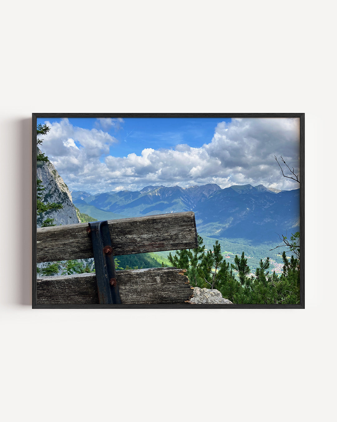 Berglandschap met bank Poster
