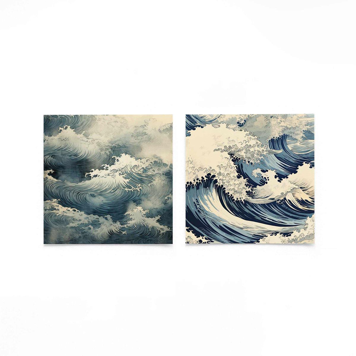 Twee vierkante posters met woeste golven op een gebroken witte achtergrond