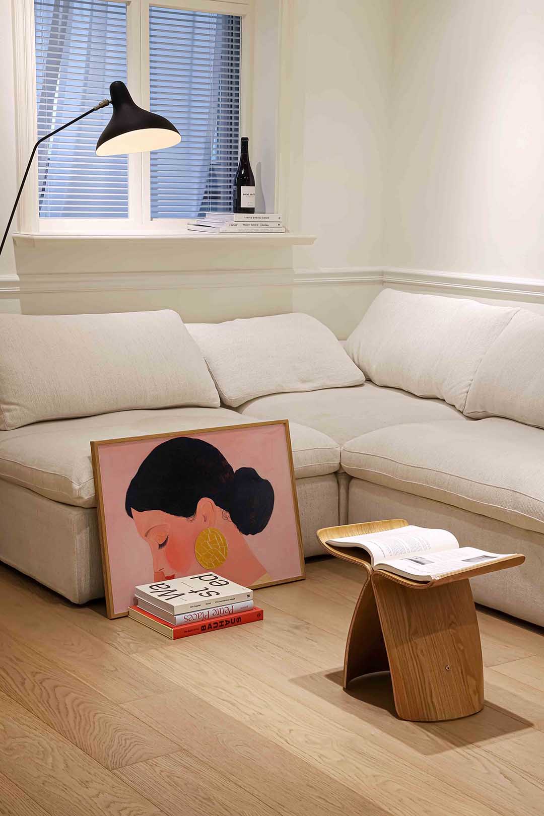 Vrouw met gouden oorbel Poster