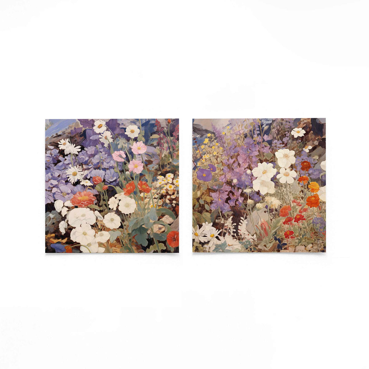 Twee vierkante posters met bloemenveld op een gebroken witte achtergrond