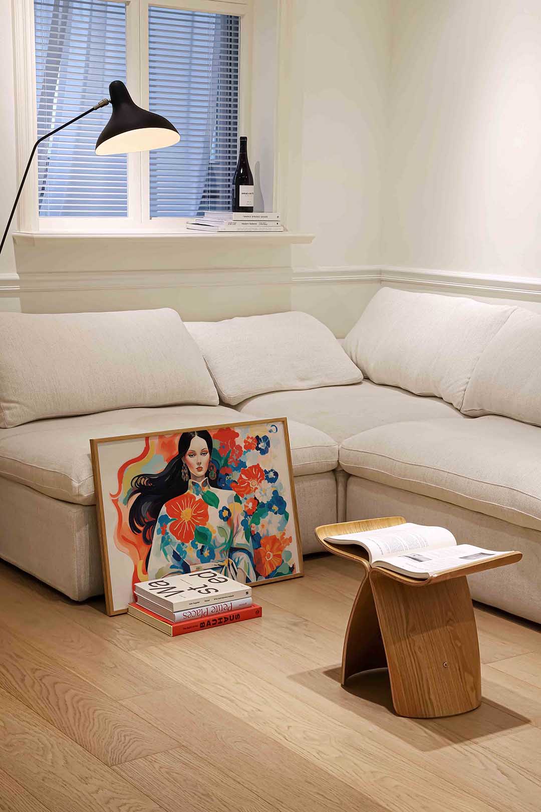 Vrouw met bloemenjurk Poster
