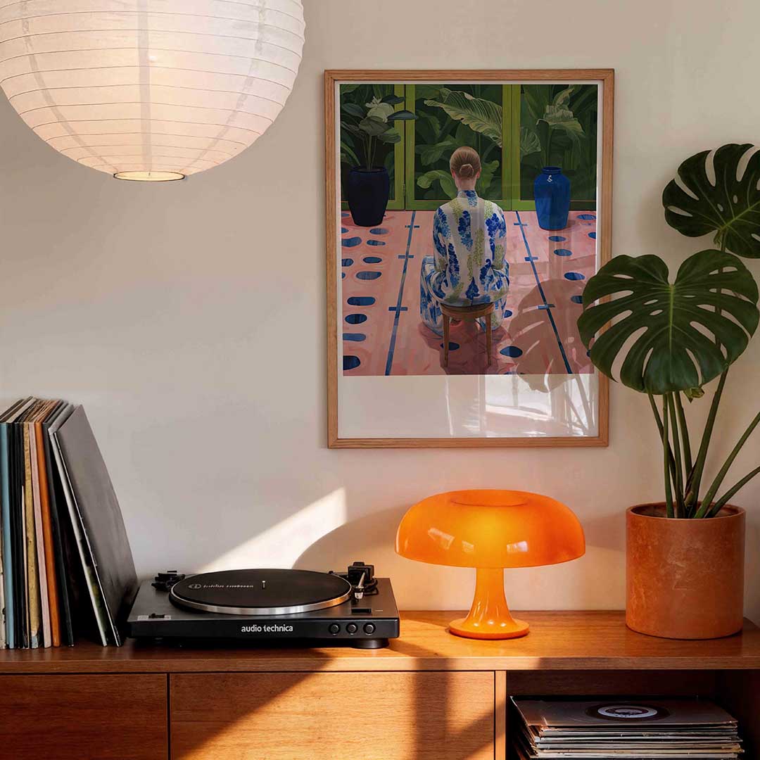 Vrouw in blauwe kamer Poster